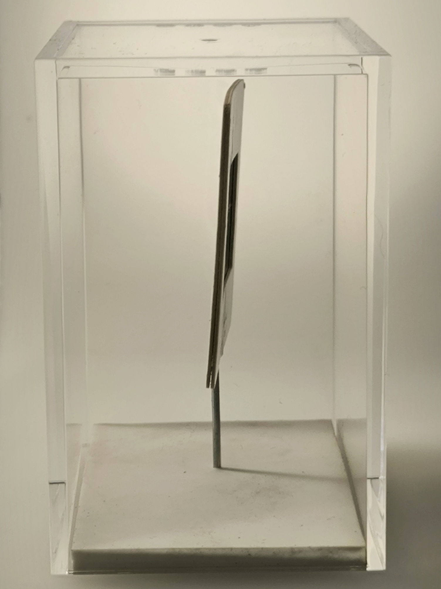 Pectoral - Egypte. Post-photographic burglary at the Louvre Museum